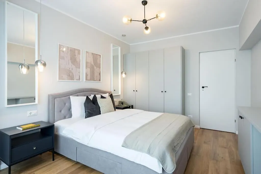 Apartment Bright & Calm - 2Br - Top Location Bucharest